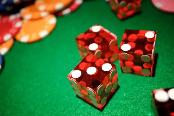 Mahjong Ways 2 cascade feature with winning clusters highlighted